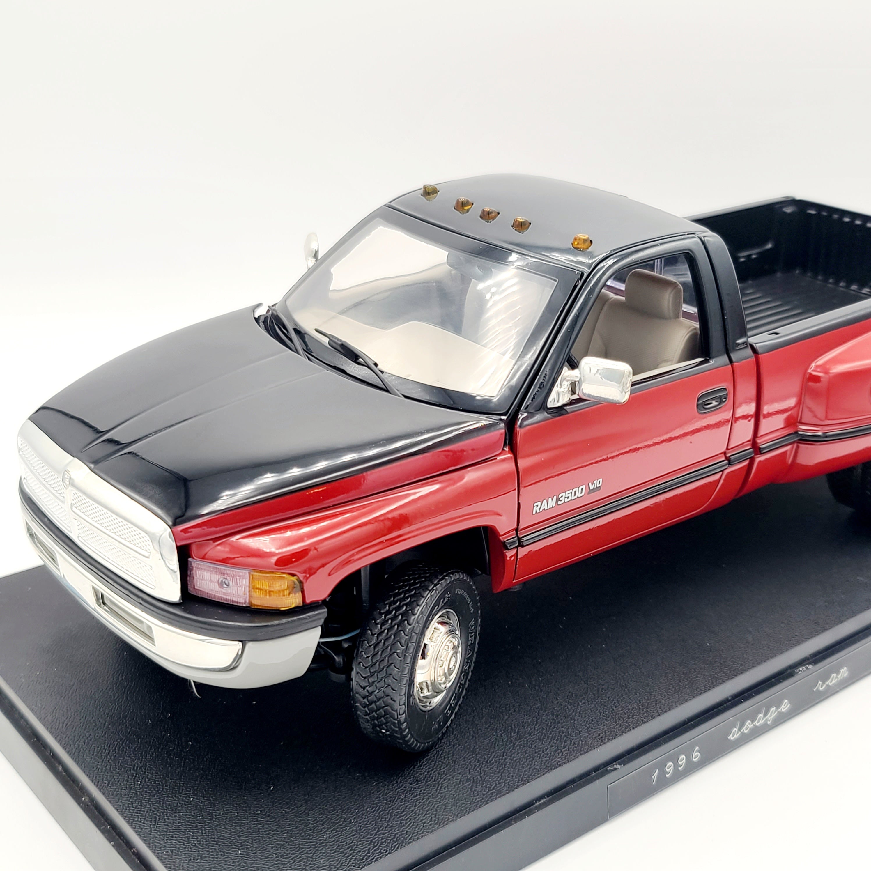 JRL 1:18 Scale - '95 Dodge Ram 3500 V10 Dually Pick-up Truck (Anson/Ertl)